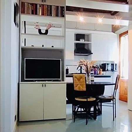 Historic Center Apartment With Private Garage Монтальчино Екстер'єр фото